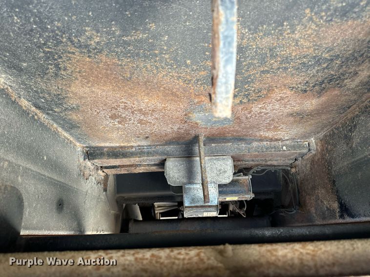 image for item EG6759 2005 International 4300 SBA  dump truck