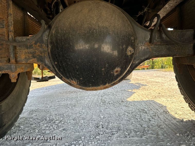 image for item EG6759 2005 International 4300 SBA  dump truck