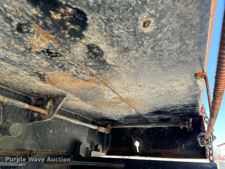 image for item EG6759 2005 International 4300 SBA  dump truck