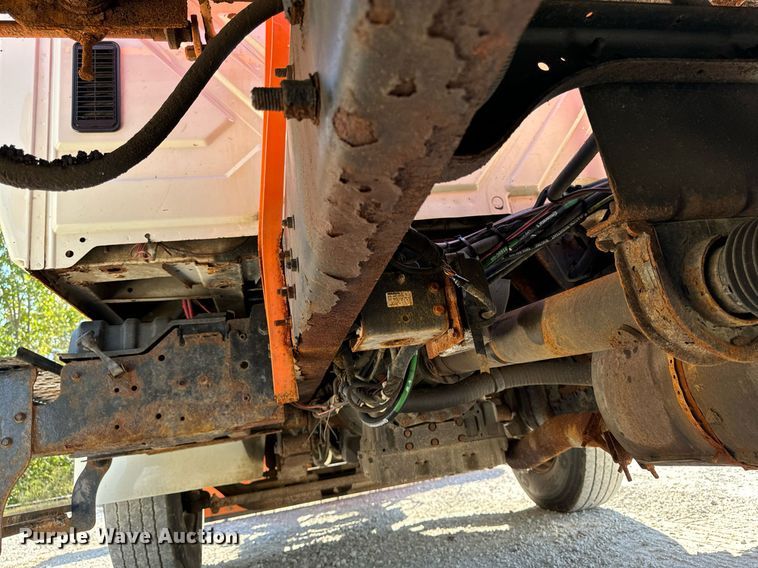 image for item EG6759 2005 International 4300 SBA  dump truck