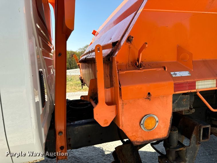 image for item EG6759 2005 International 4300 SBA  dump truck
