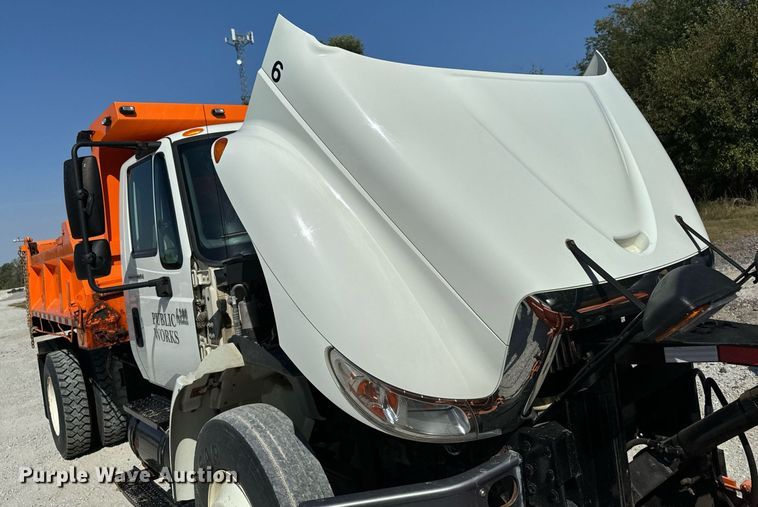 image for item EG6759 2005 International 4300 SBA  dump truck