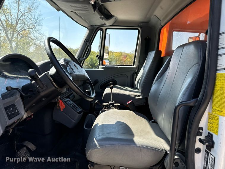 image for item EG6759 2005 International 4300 SBA  dump truck