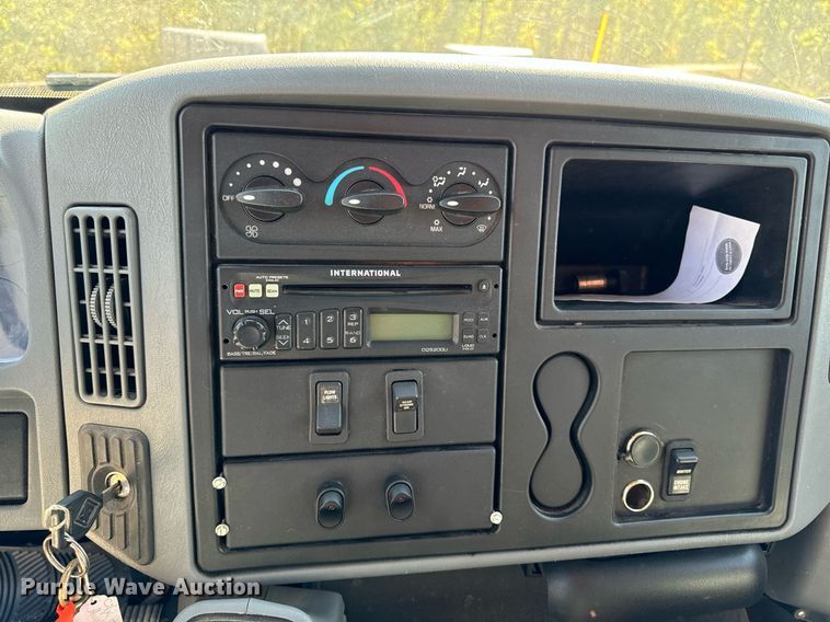 image for item EG6759 2005 International 4300 SBA  dump truck