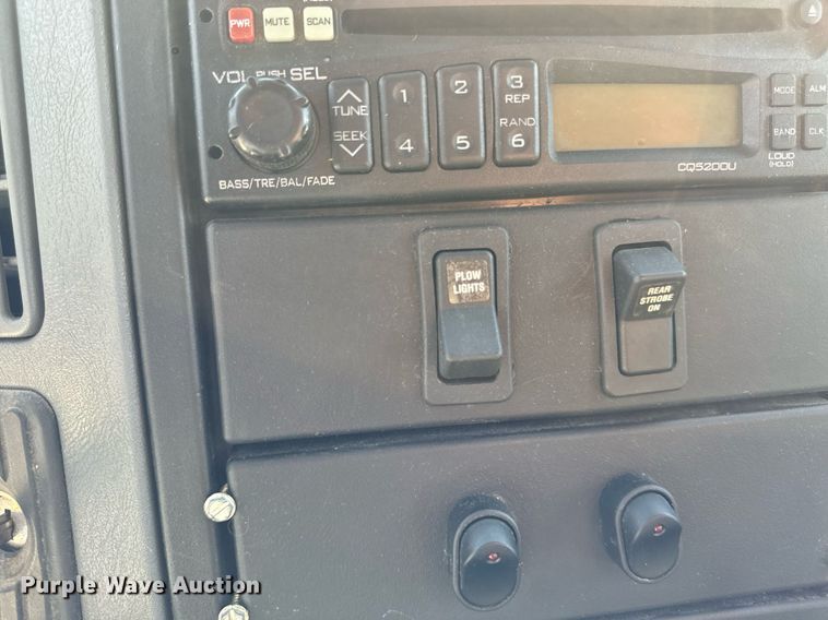 image for item EG6759 2005 International 4300 SBA  dump truck