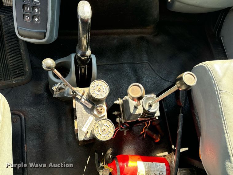 image for item EG6759 2005 International 4300 SBA  dump truck