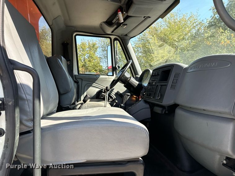 image for item EG6759 2005 International 4300 SBA  dump truck