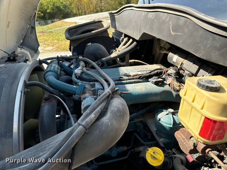 image for item EG6759 2005 International 4300 SBA  dump truck