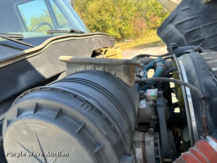 image for item EG6759 2005 International 4300 SBA  dump truck