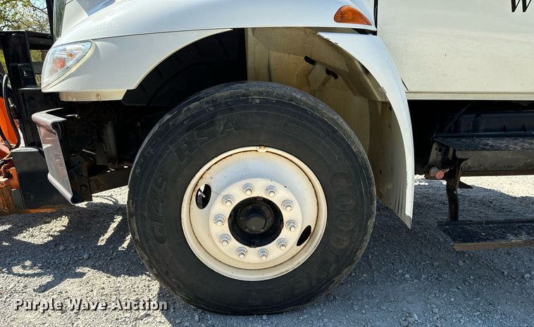 image for item EG6759 2005 International 4300 SBA  dump truck