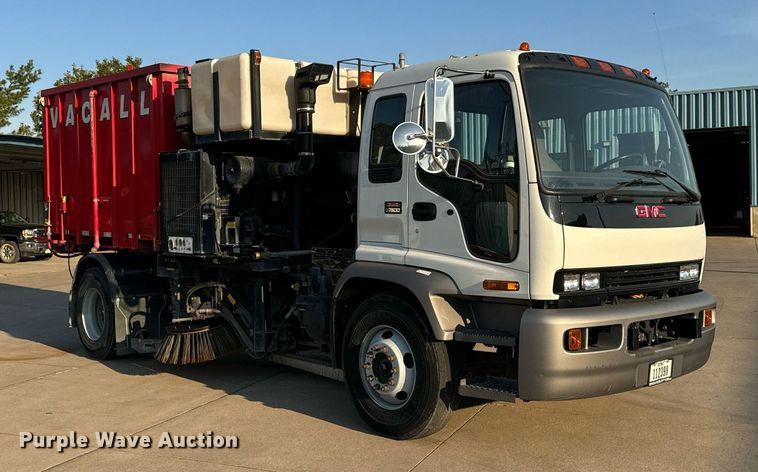 image for item EG6793 2007 GMC T7500  street sweeper truck