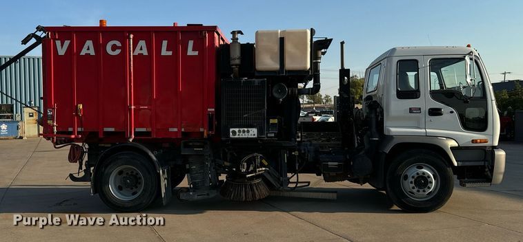 image for item EG6793 2007 GMC T7500  street sweeper truck