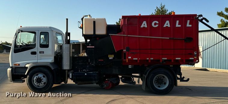 image for item EG6793 2007 GMC T7500  street sweeper truck