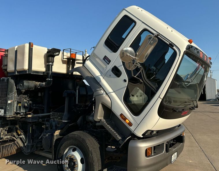 image for item EG6793 2007 GMC T7500  street sweeper truck