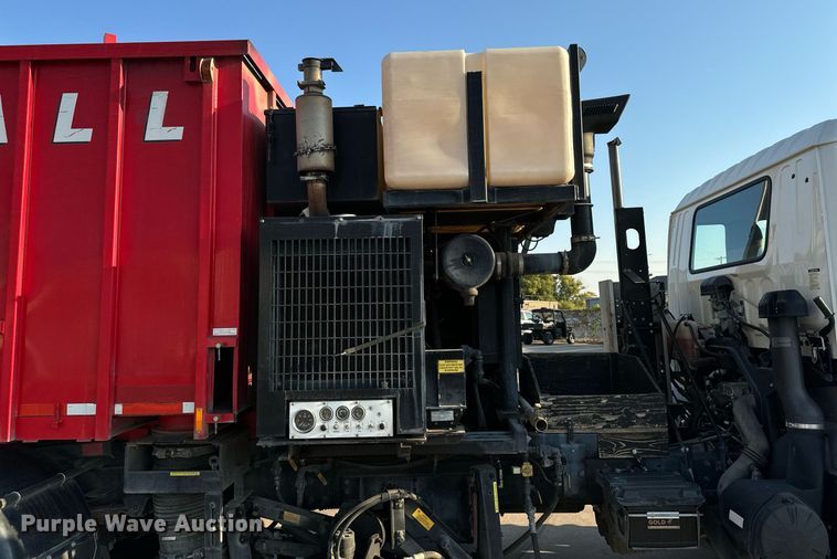 image for item EG6793 2007 GMC T7500  street sweeper truck