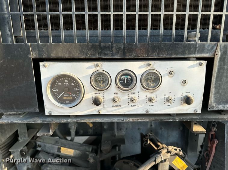 image for item EG6793 2007 GMC T7500  street sweeper truck