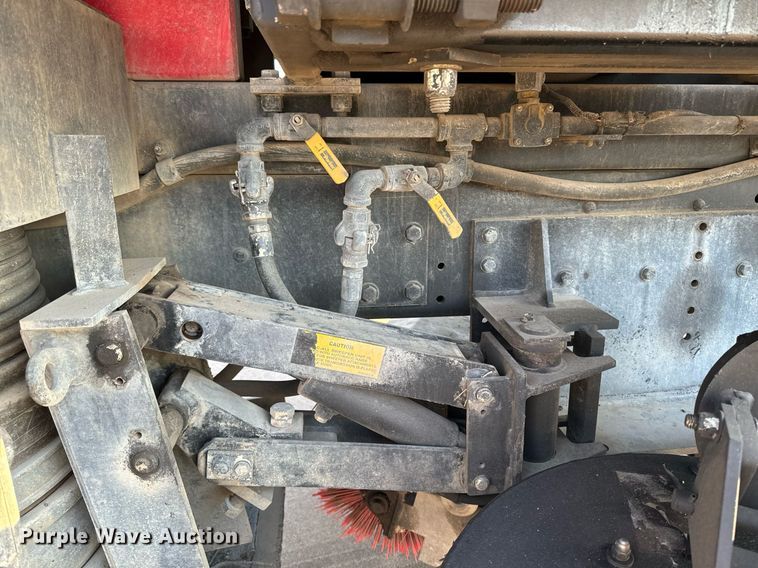 image for item EG6793 2007 GMC T7500  street sweeper truck