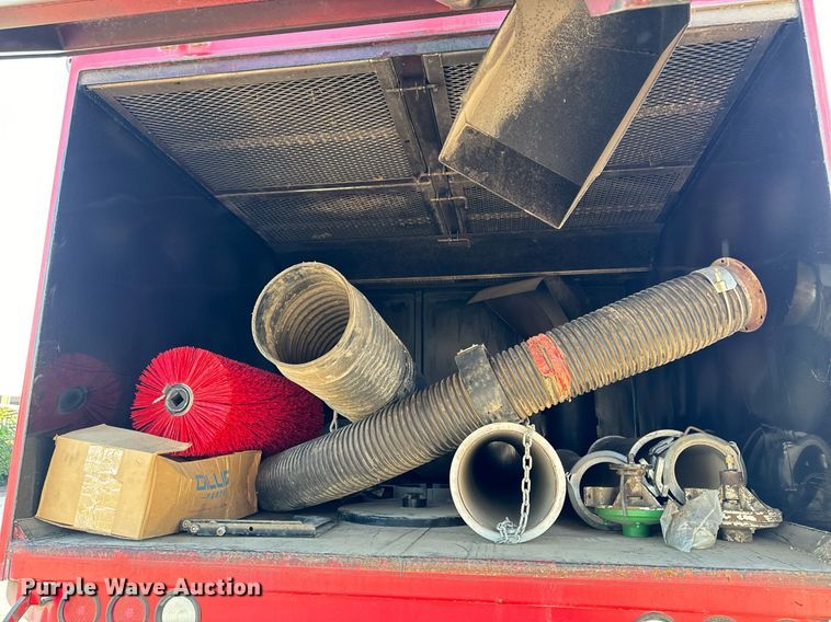 image for item EG6793 2007 GMC T7500  street sweeper truck