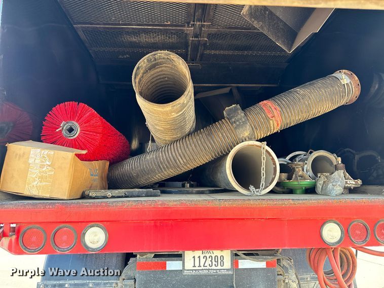 image for item EG6793 2007 GMC T7500  street sweeper truck