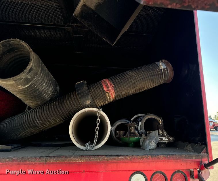 image for item EG6793 2007 GMC T7500  street sweeper truck