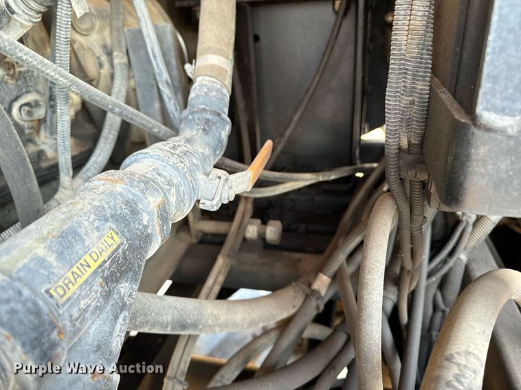 image for item EG6793 2007 GMC T7500  street sweeper truck