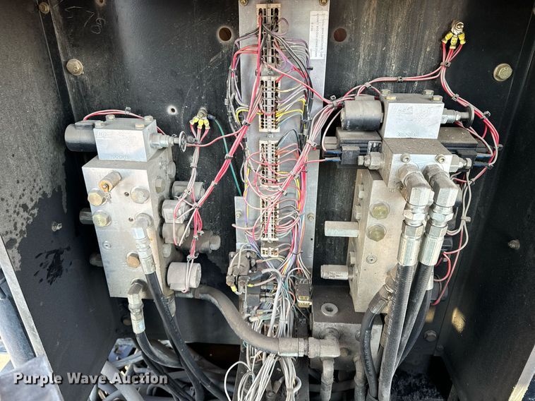 image for item EG6793 2007 GMC T7500  street sweeper truck