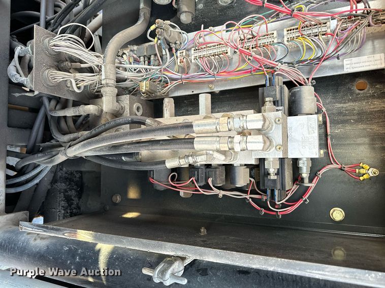 image for item EG6793 2007 GMC T7500  street sweeper truck