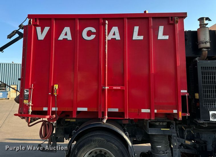 image for item EG6793 2007 GMC T7500  street sweeper truck