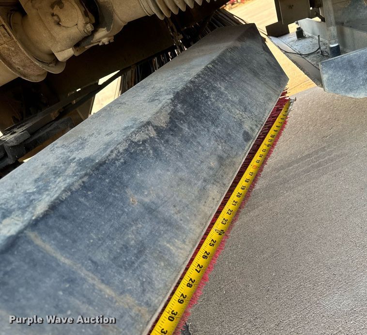 image for item EG6793 2007 GMC T7500  street sweeper truck