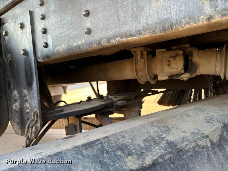 image for item EG6793 2007 GMC T7500  street sweeper truck