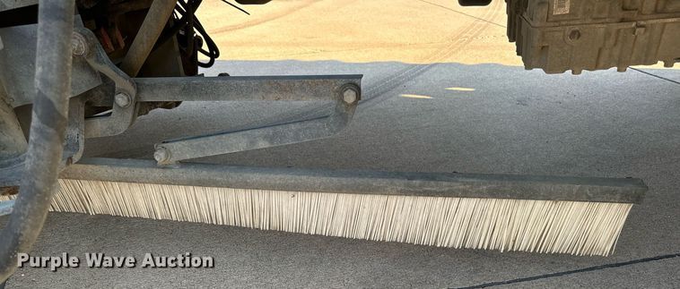 image for item EG6793 2007 GMC T7500  street sweeper truck