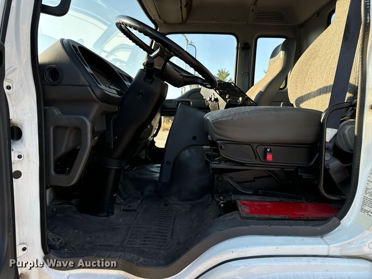 image for item EG6793 2007 GMC T7500  street sweeper truck