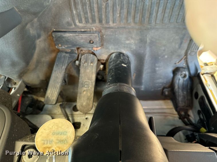 image for item EG6793 2007 GMC T7500  street sweeper truck