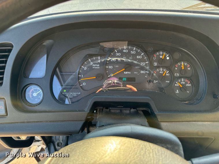 image for item EG6793 2007 GMC T7500  street sweeper truck