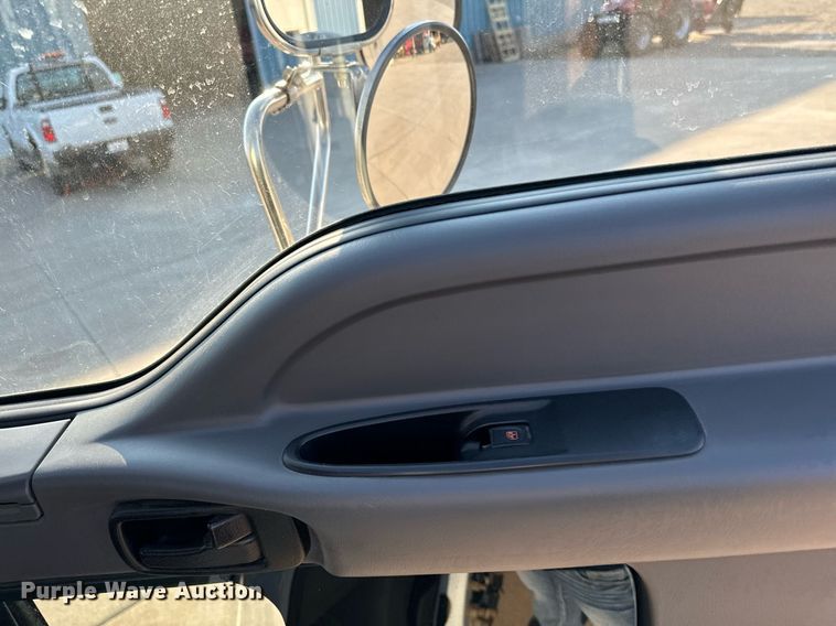 image for item EG6793 2007 GMC T7500  street sweeper truck