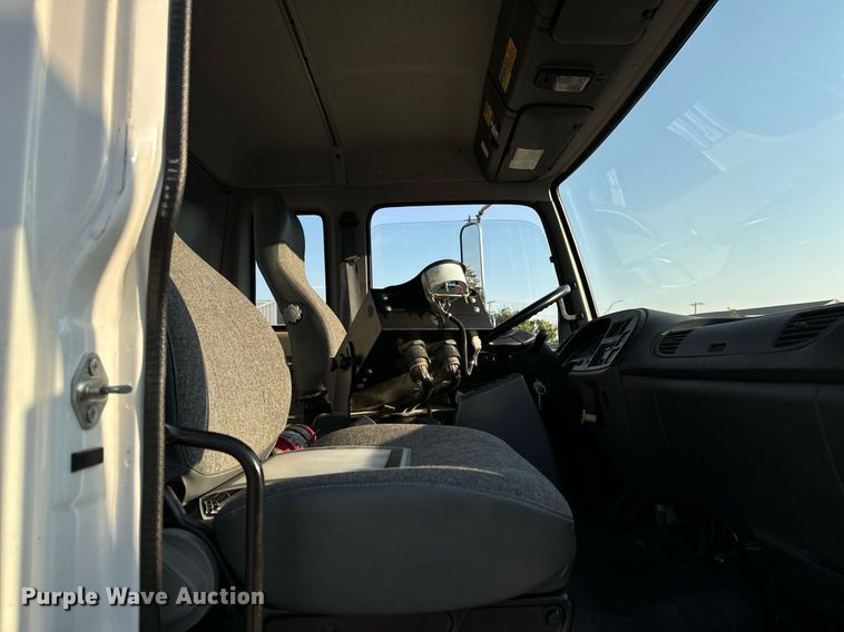 image for item EG6793 2007 GMC T7500  street sweeper truck