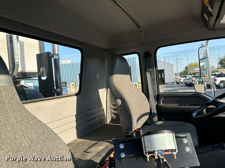 image for item EG6793 2007 GMC T7500  street sweeper truck