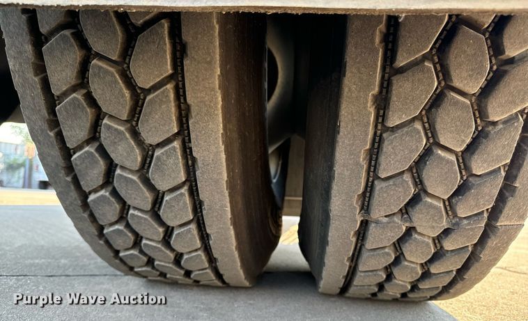 image for item EG6793 2007 GMC T7500  street sweeper truck