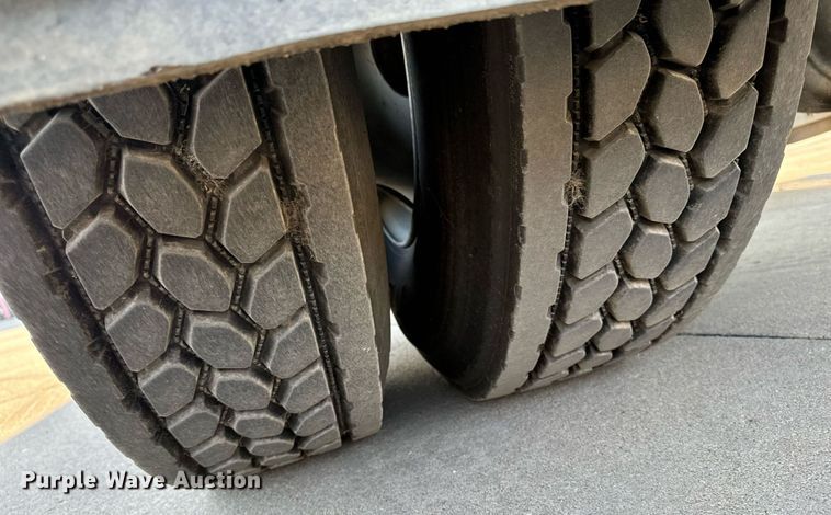 image for item EG6793 2007 GMC T7500  street sweeper truck