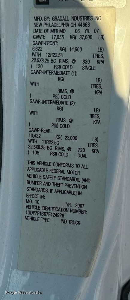 image for item EG6793 2007 GMC T7500  street sweeper truck