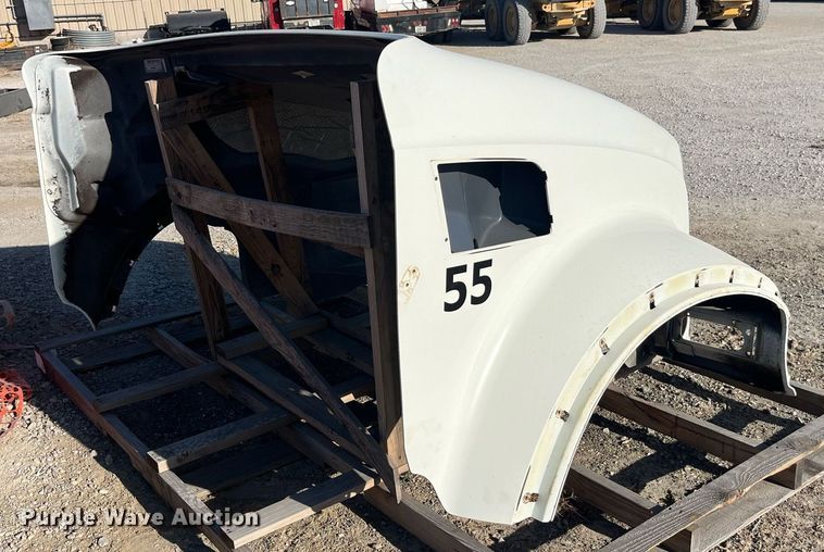 image for item EH2880 Truck hood