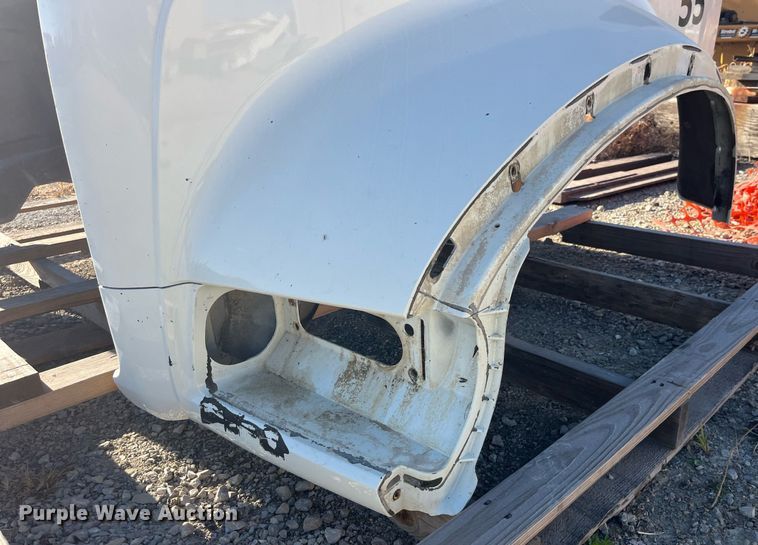 image for item EH2880 Truck hood