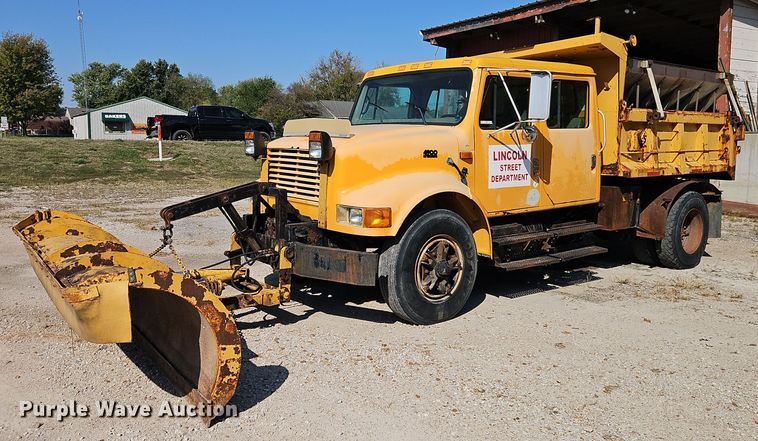 image for item EI8417 1996 International  4900 Crew Cab dump truck