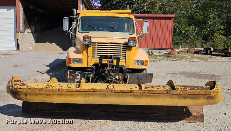 image for item EI8417 1996 International  4900 Crew Cab dump truck