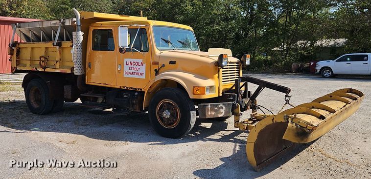 image for item EI8417 1996 International  4900 Crew Cab dump truck