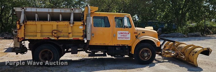 image for item EI8417 1996 International  4900 Crew Cab dump truck