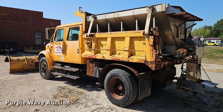 image for item EI8417 1996 International  4900 Crew Cab dump truck
