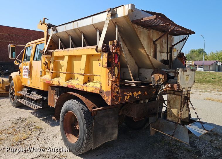 image for item EI8417 1996 International  4900 Crew Cab dump truck