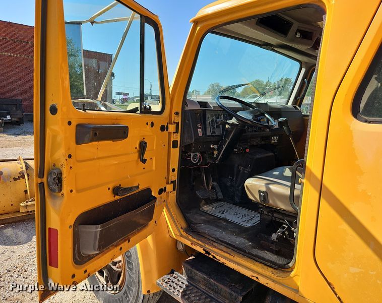 image for item EI8417 1996 International  4900 Crew Cab dump truck