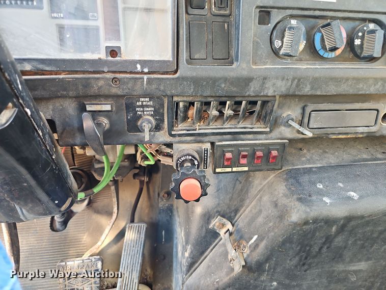 image for item EI8417 1996 International  4900 Crew Cab dump truck